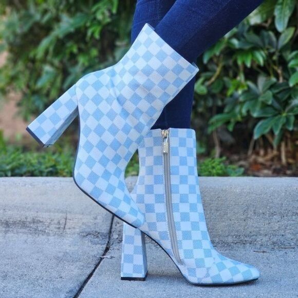 Womens Checkered Print Square Toe Block Heel Bootie - Picture 1 of 6